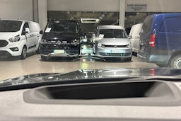 Musta BMW 320 2022 kuva 30.