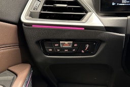 Musta BMW 320 2022 kuva 31.