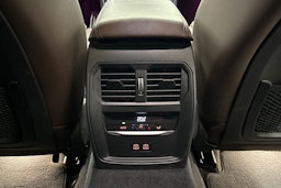 Musta BMW 320 2022 kuva 36.