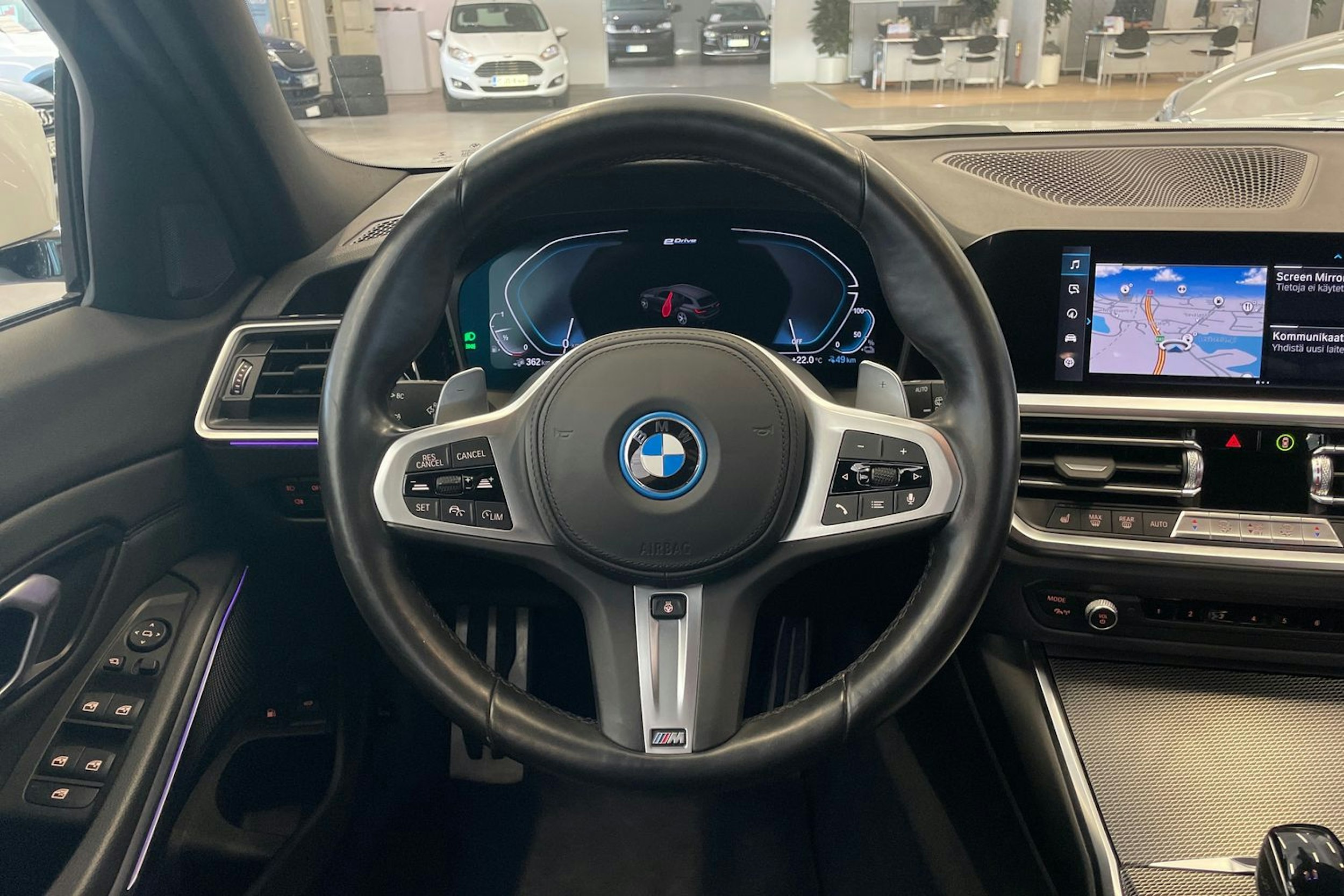 Valkoinen BMW 320 2022 kuva 23.
