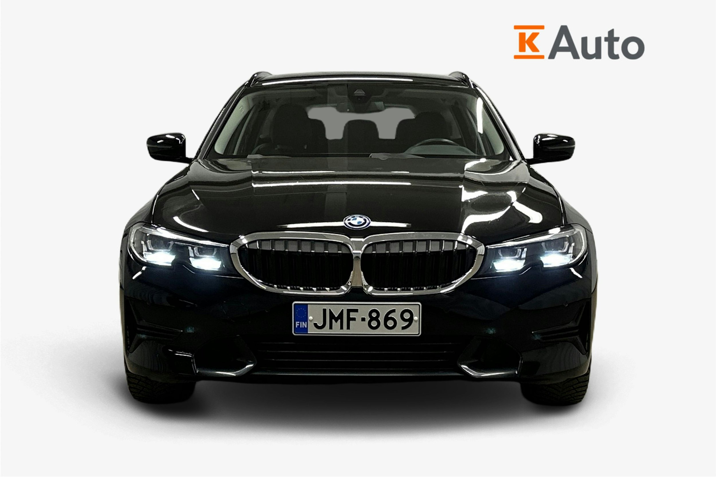 musta BMW 320 2022 kuva 5.