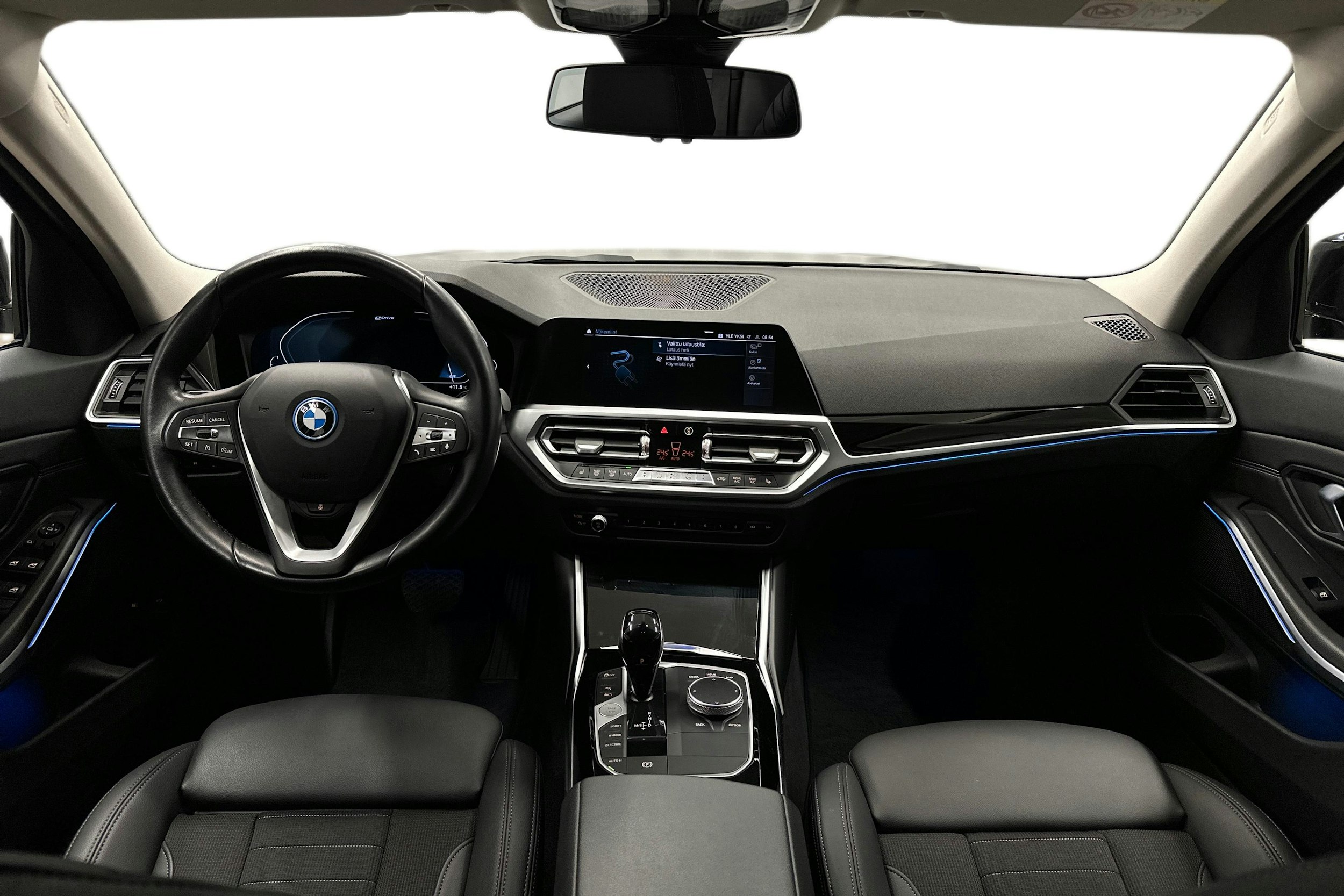 musta BMW 320 2022 kuva 9.