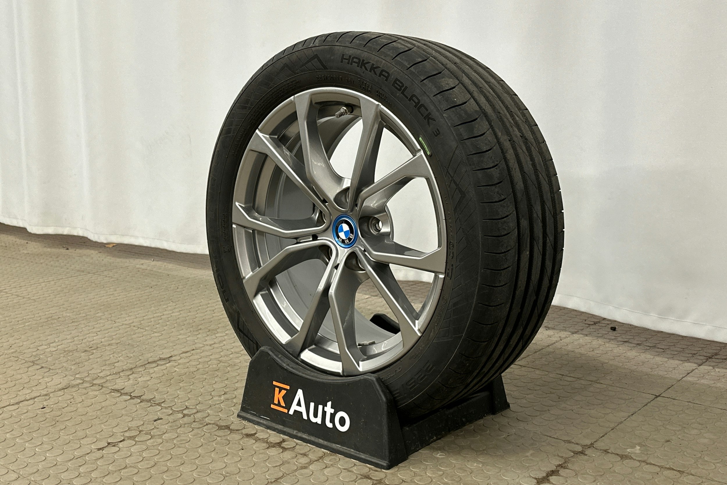 musta BMW 320 2022 kuva 13.