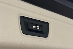 musta BMW 320 2022 kuva 15.