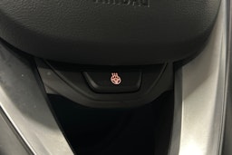 musta BMW 320 2022 kuva 21.