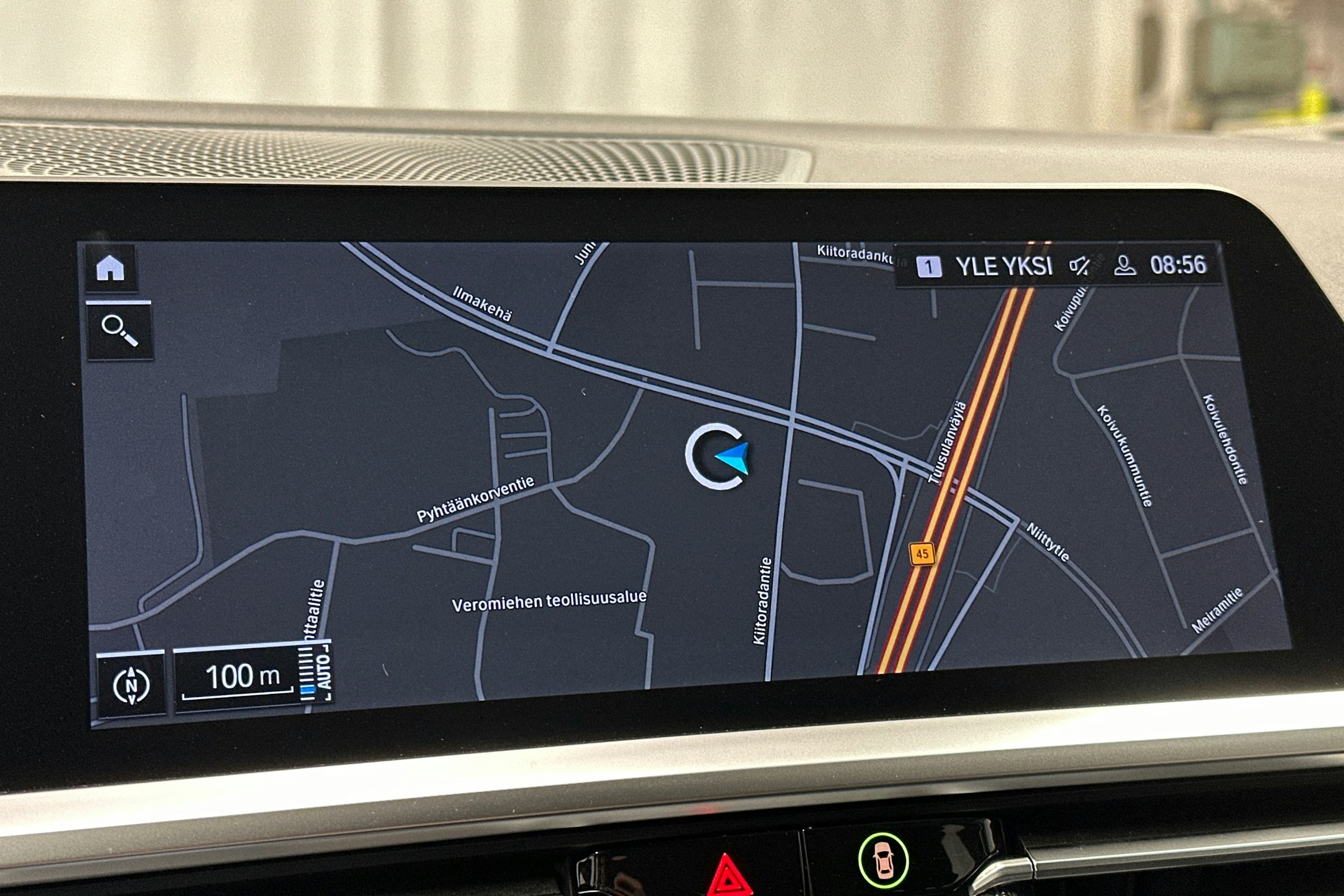 musta BMW 320 2022 kuva 23.