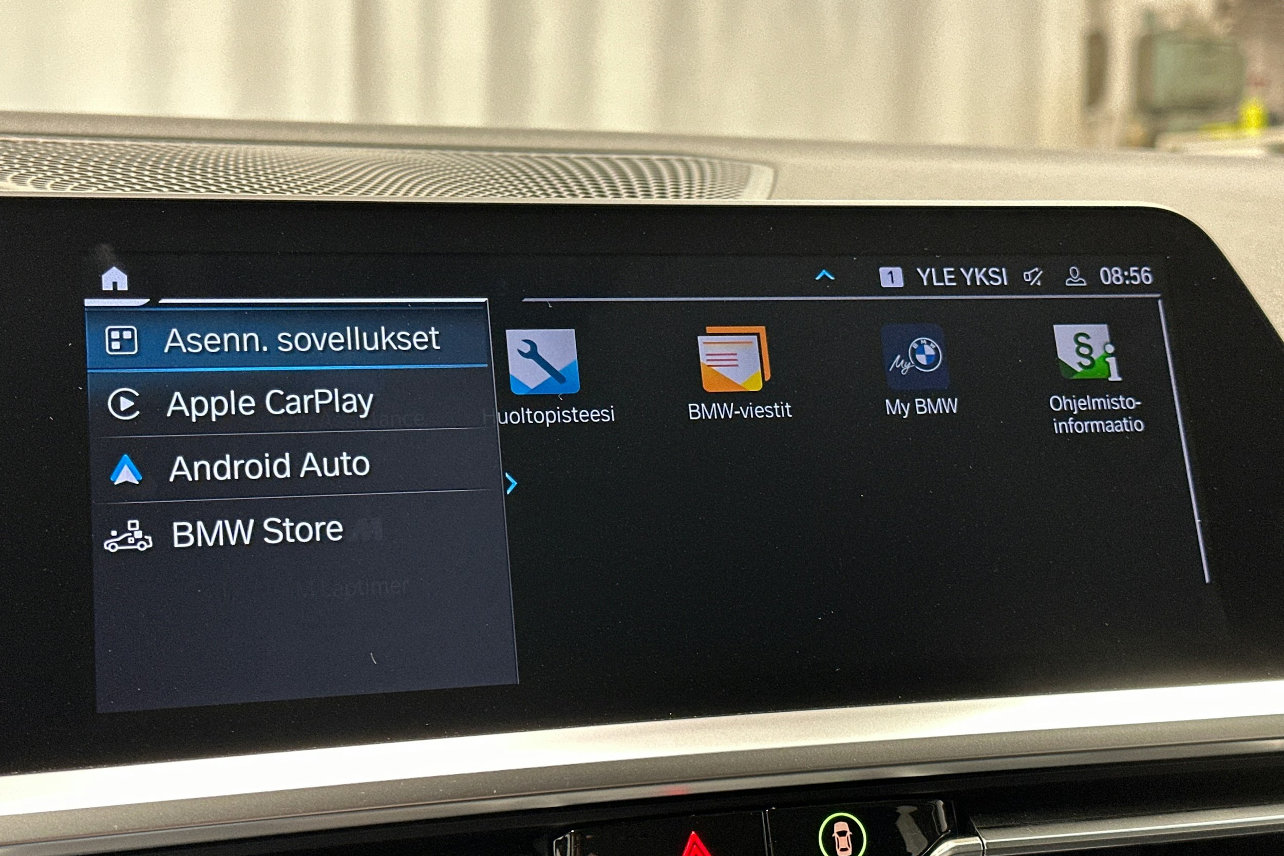 musta BMW 320 2022 kuva 24.