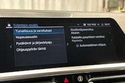 musta BMW 320 2022 kuva 25.