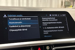 musta BMW 320 2022 kuva 26.