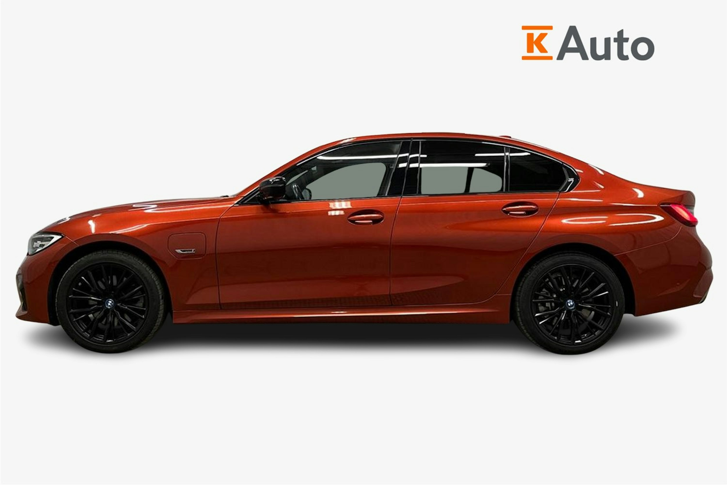 oranssi BMW 320 2022 kuva 6.