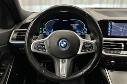 oranssi BMW 320 2022 kuva 15.