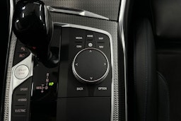 oranssi BMW 320 2022 kuva 23.