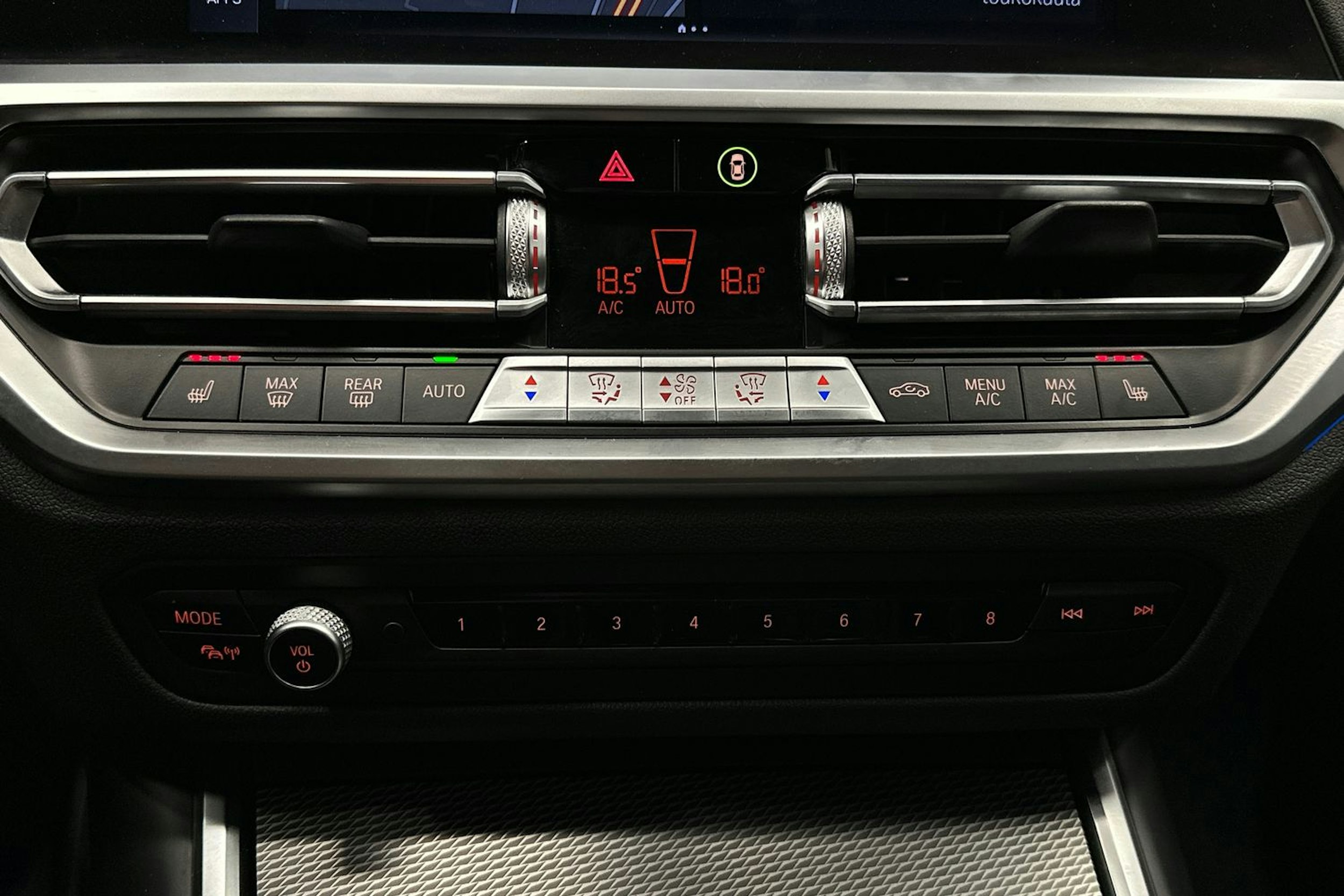 oranssi BMW 320 2022 kuva 24.