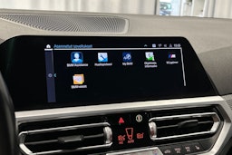 oranssi BMW 320 2022 kuva 29.