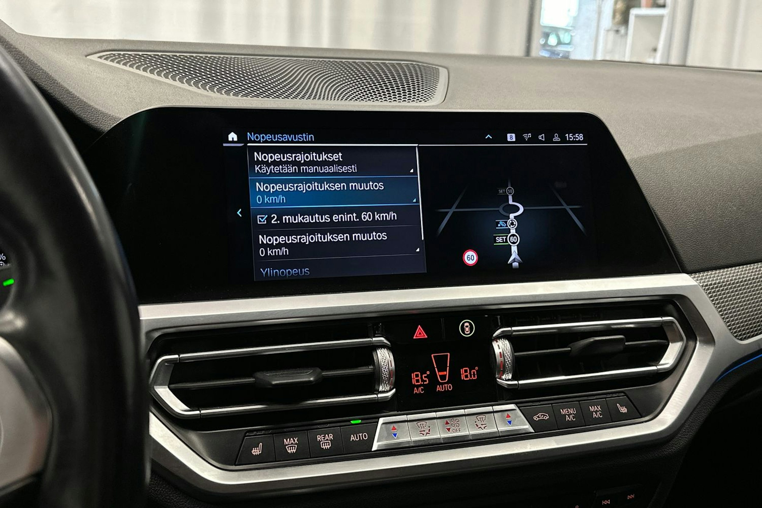 oranssi BMW 320 2022 kuva 32.