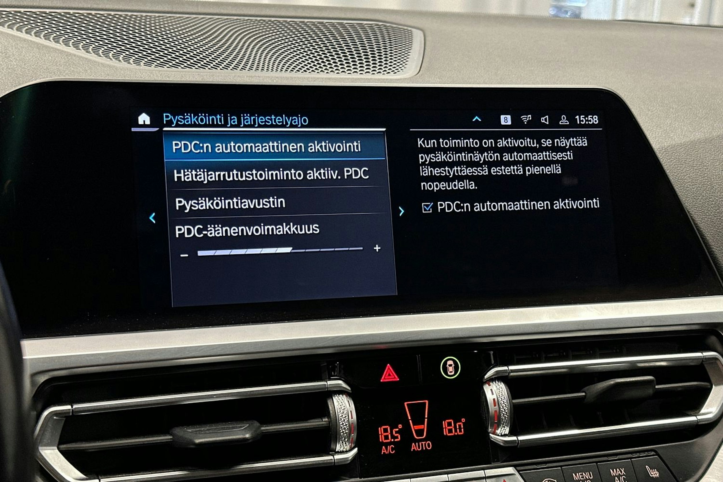 oranssi BMW 320 2022 kuva 34.