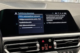 oranssi BMW 320 2022 kuva 34.