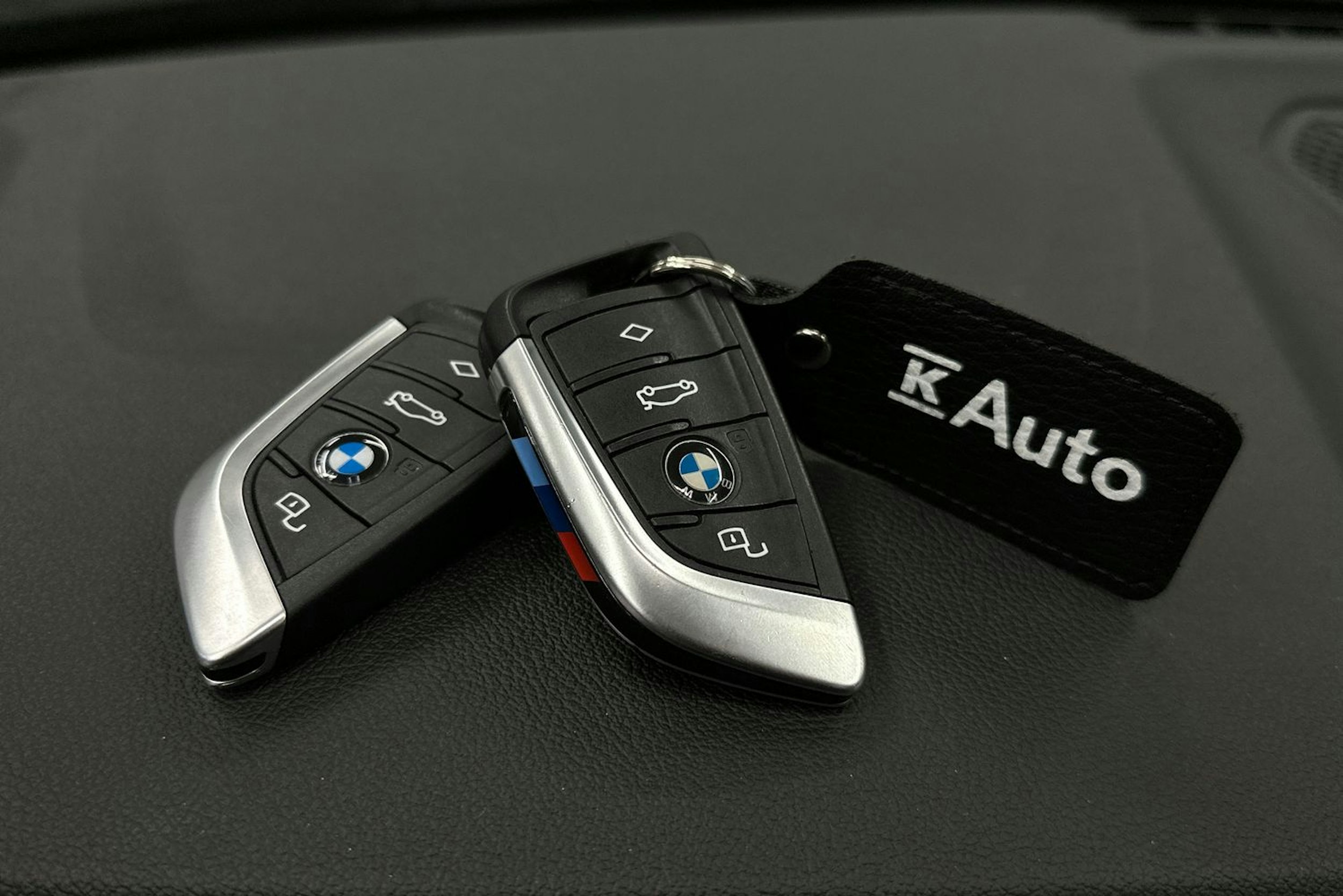 oranssi BMW 320 2022 kuva 39.