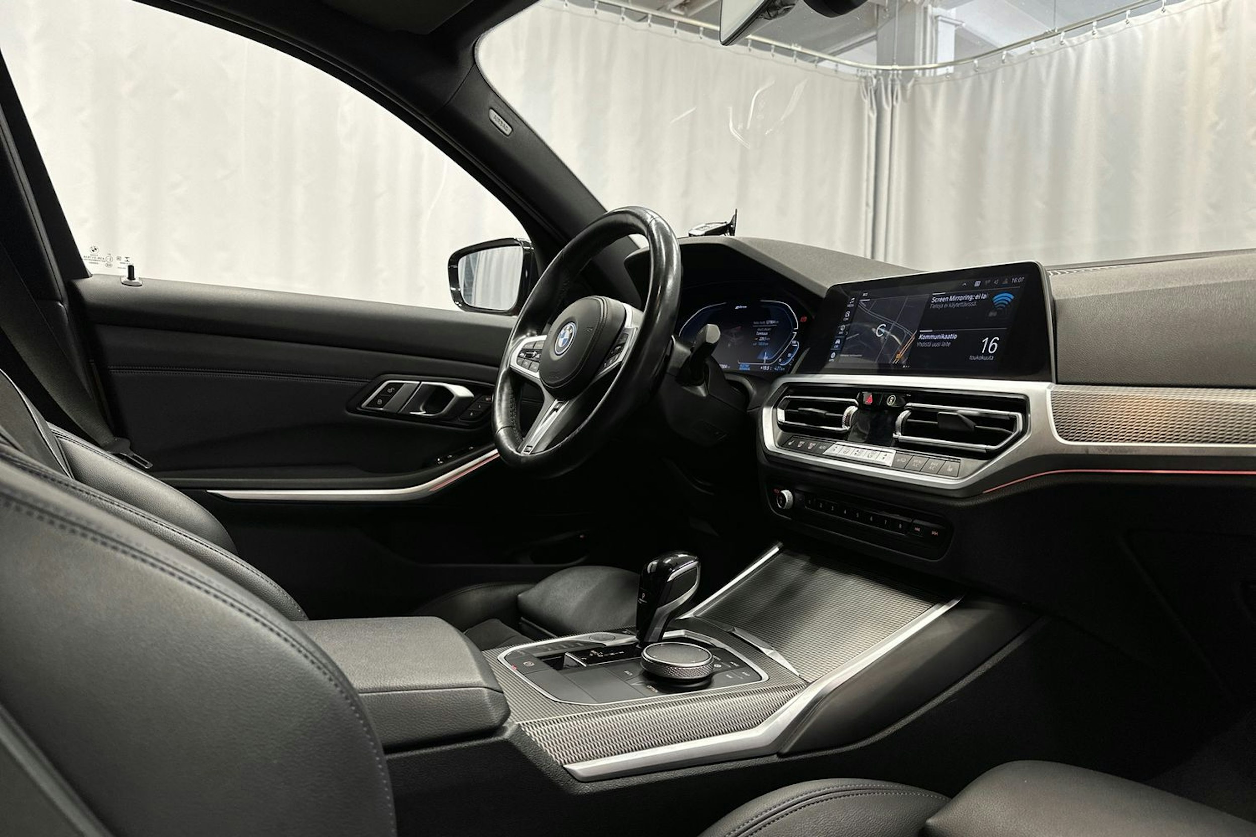 oranssi BMW 320 2022 kuva 41.