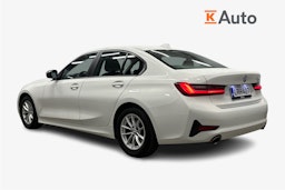 valkoinen BMW 320 2022 kuva 2.