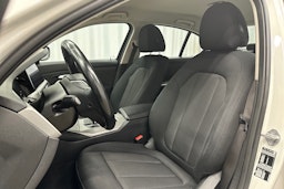 valkoinen BMW 320 2022 kuva 13.