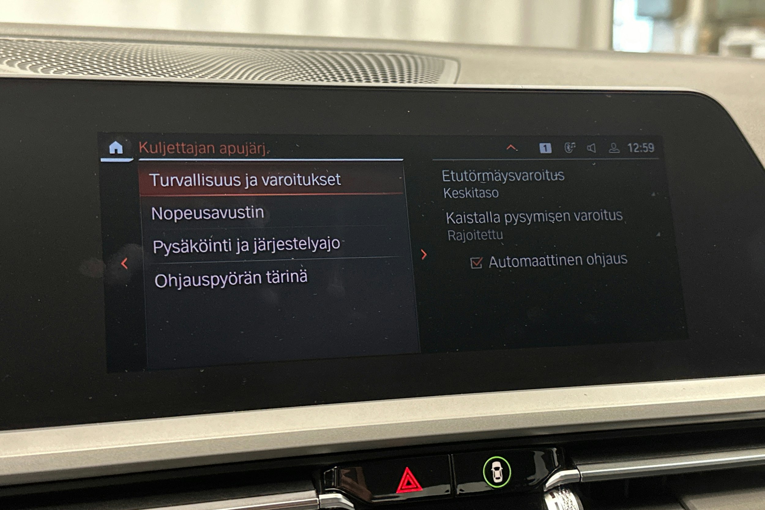 valkoinen BMW 320 2022 kuva 20.