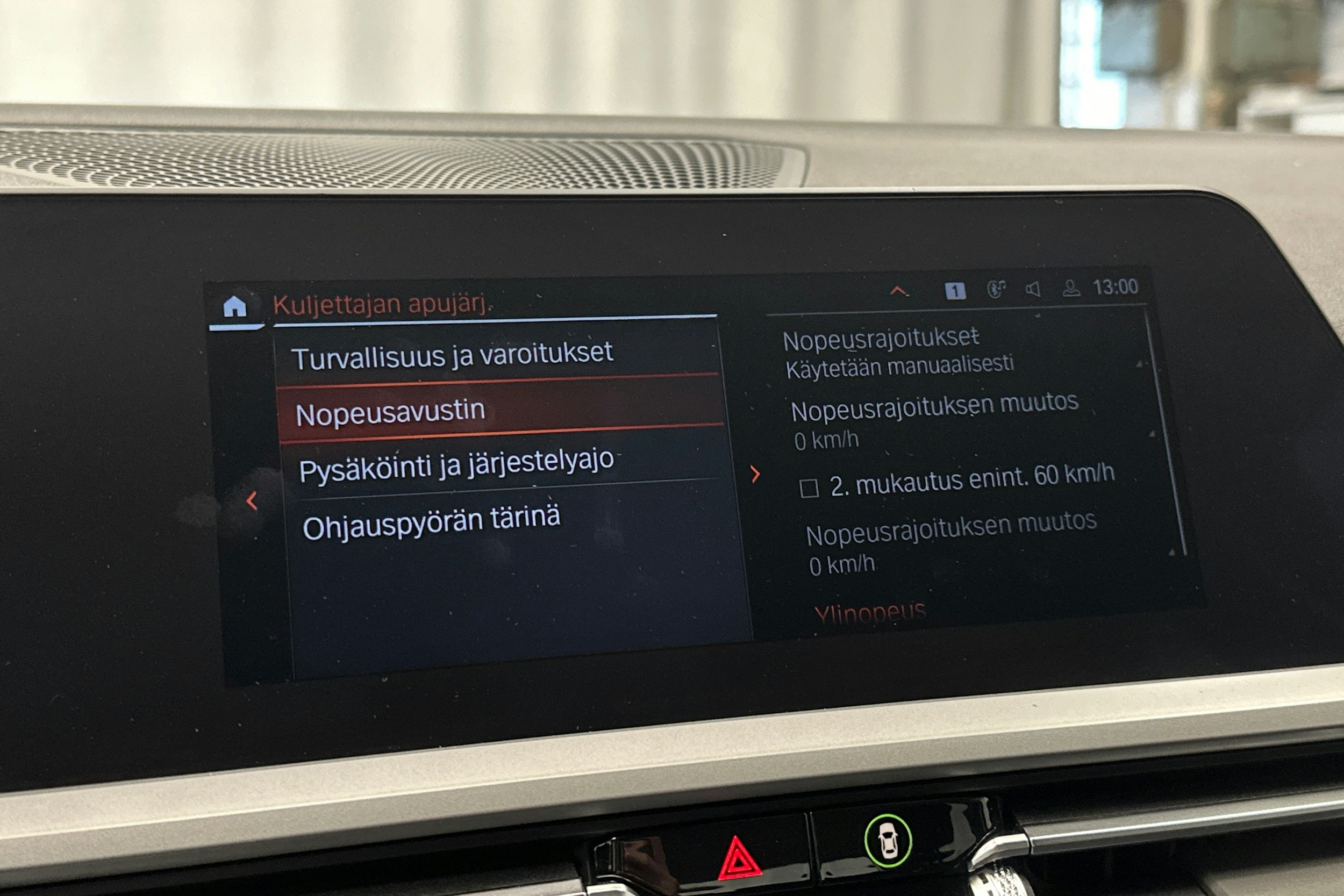 valkoinen BMW 320 2022 kuva 21.