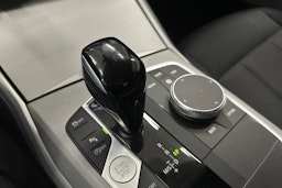 valkoinen BMW 320 2022 kuva 25.