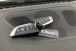 valkoinen BMW 320 2022 kuva 26.
