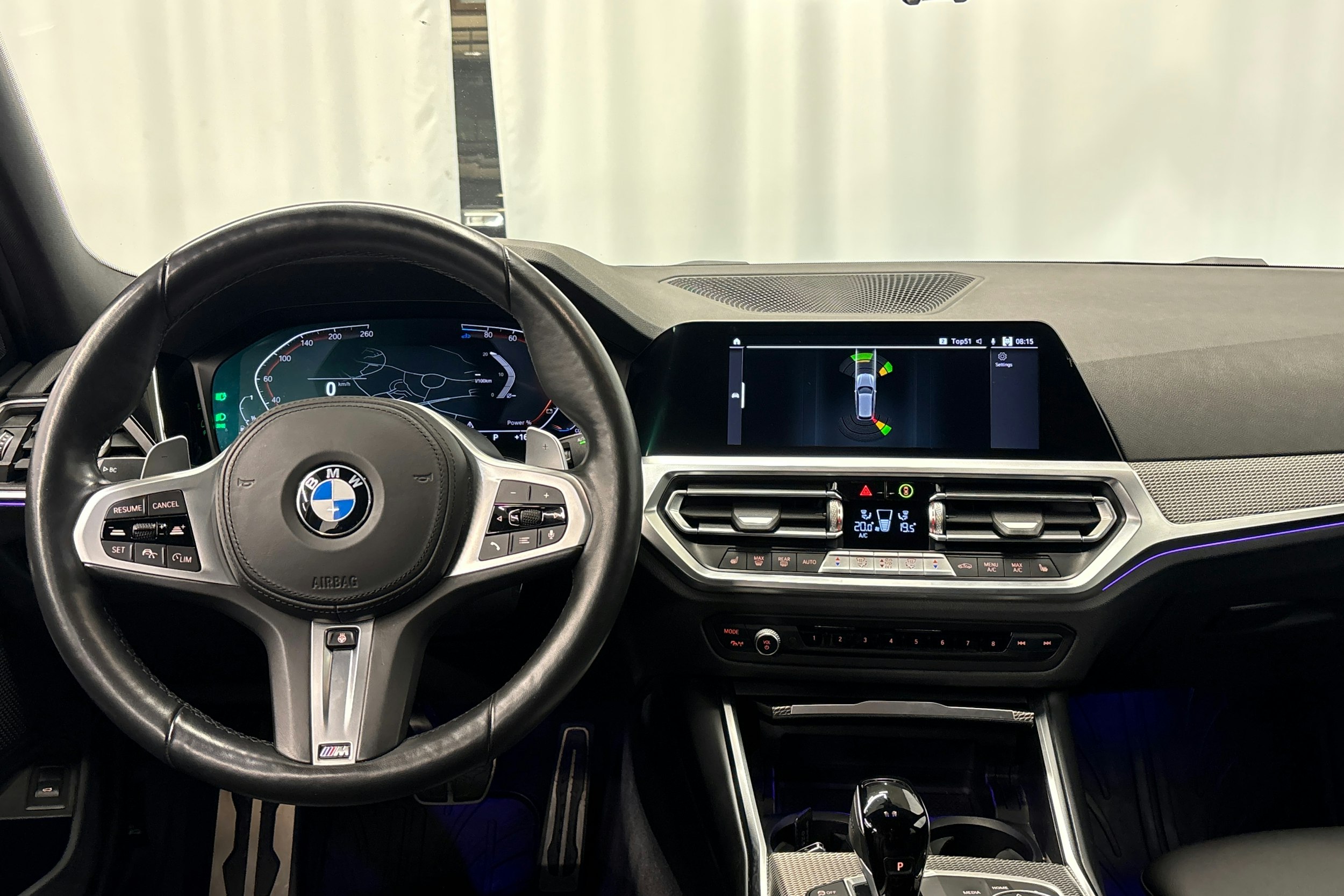 valkoinen BMW 320 2022 kuva 15.