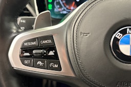 valkoinen BMW 320 2022 kuva 17.