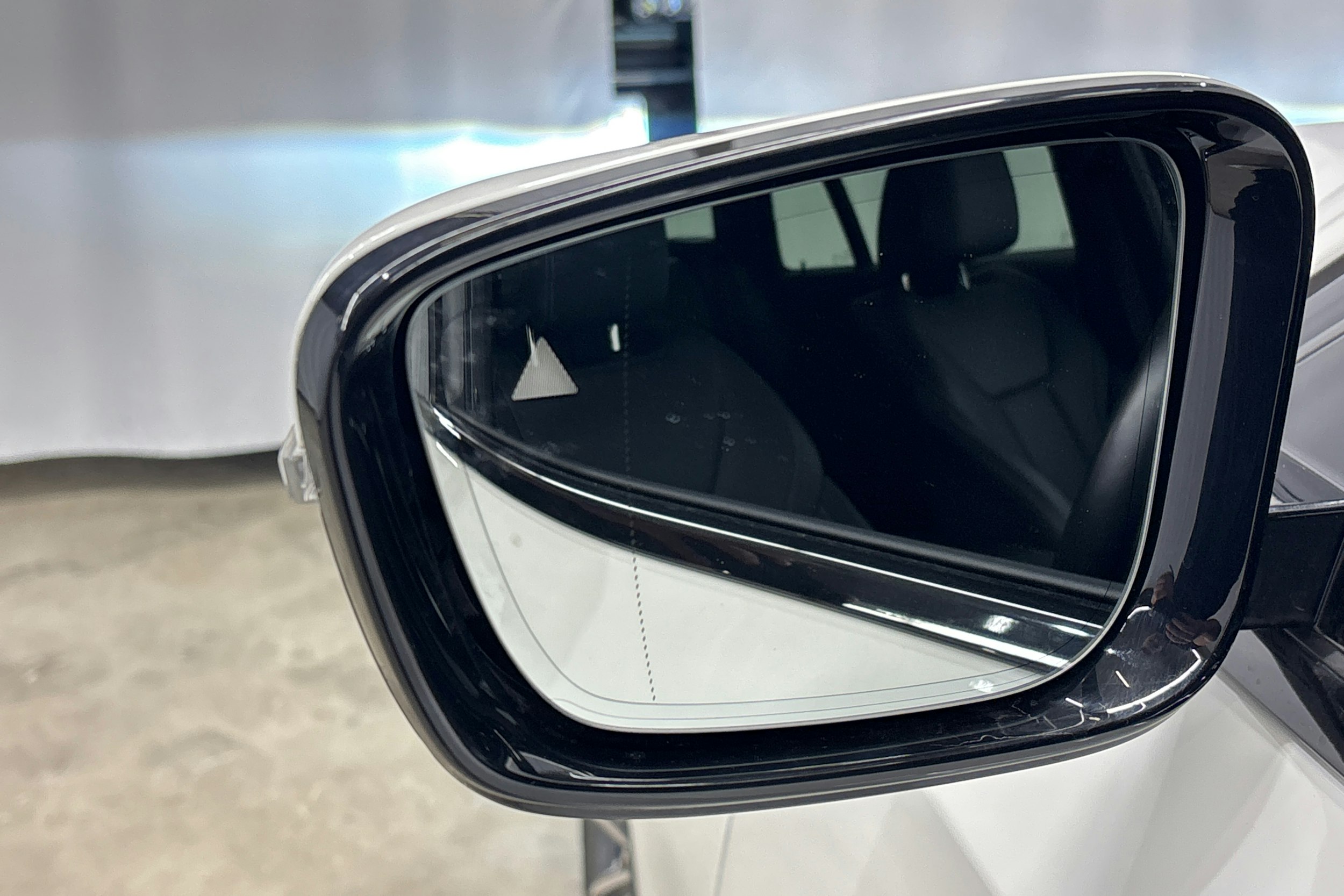 valkoinen BMW 320 2022 kuva 31.