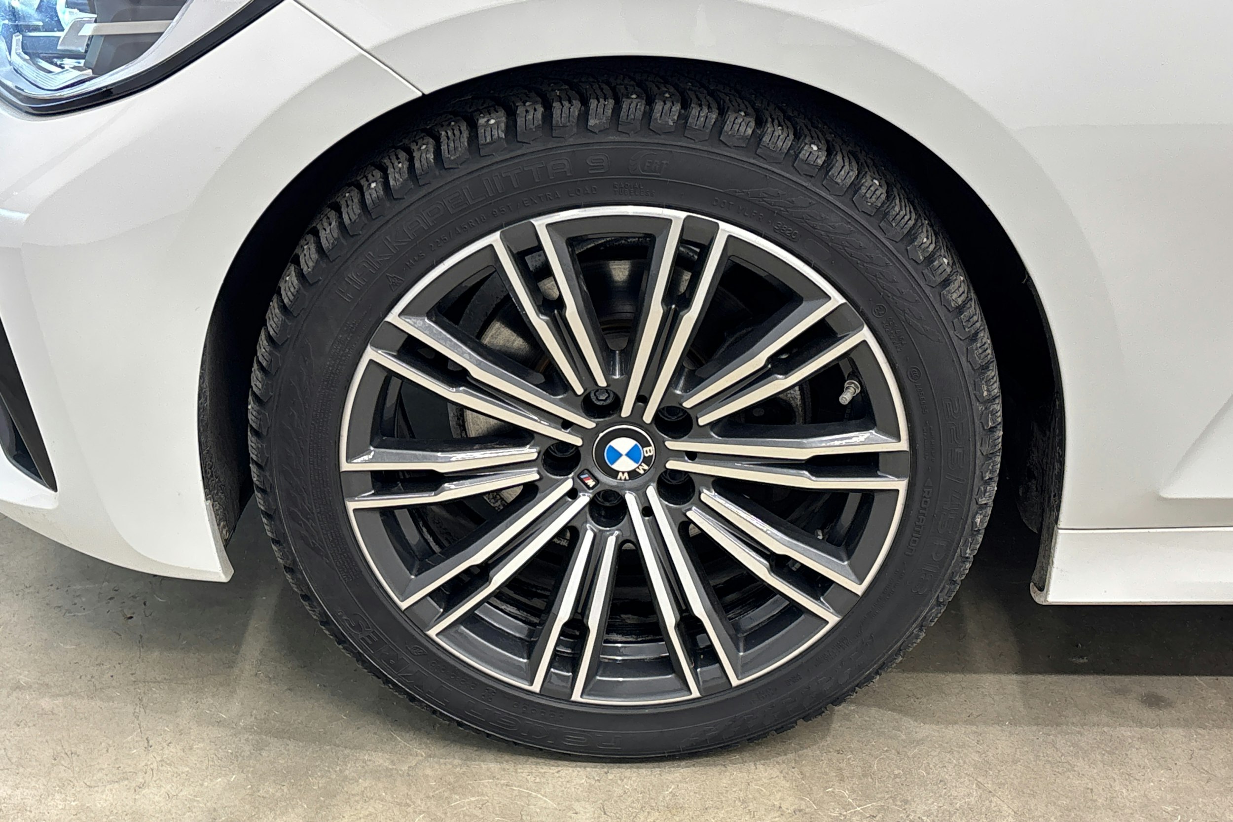 valkoinen BMW 320 2022 kuva 35.