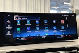 sininen BMW 320 2022 kuva 22.