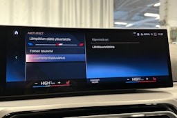 sininen BMW 320 2022 kuva 24.