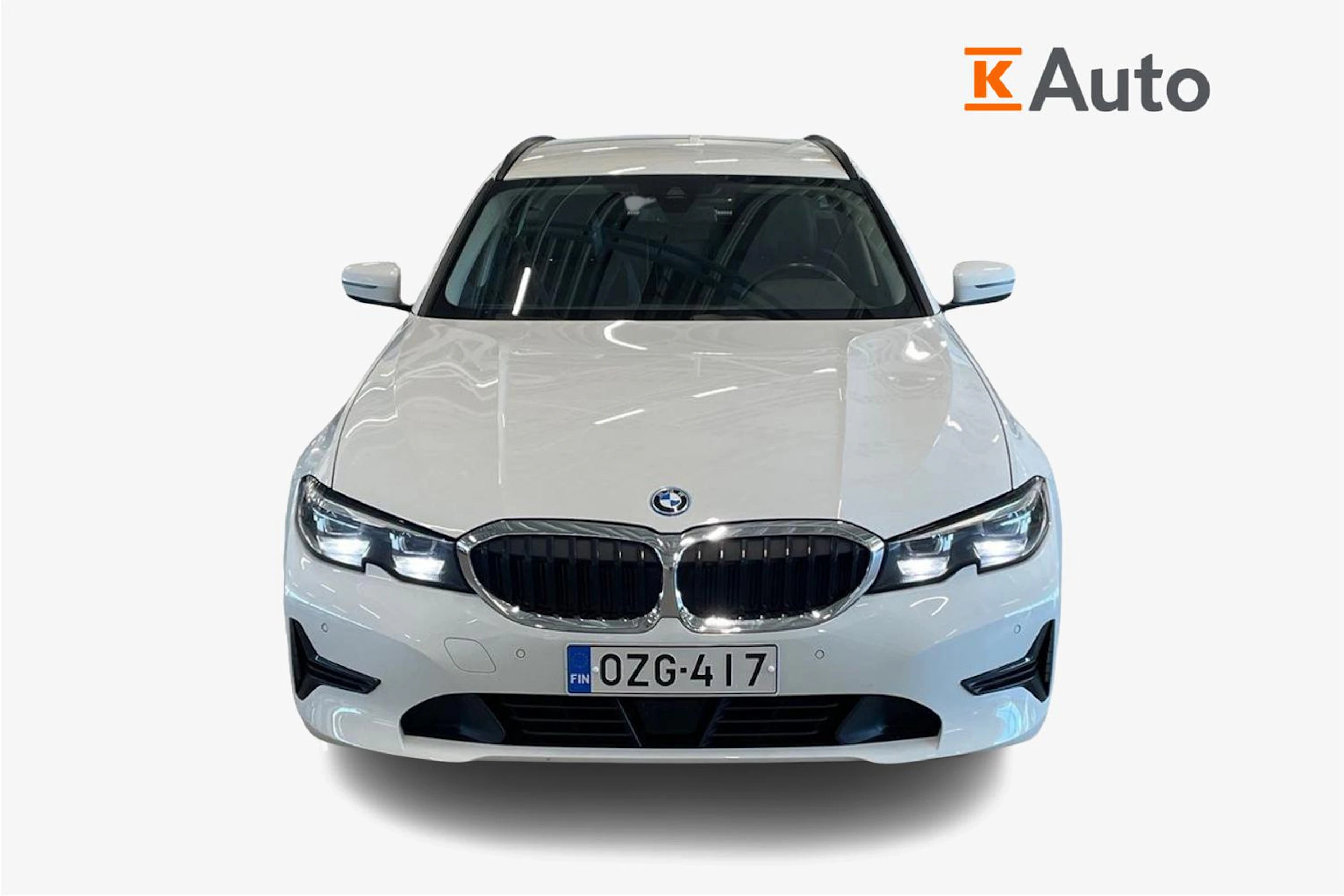 valkoinen BMW 320 2022 kuva 4.