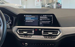 valkoinen BMW 320 2022 kuva 21.