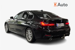 Musta BMW 320 2022 kuva 2.