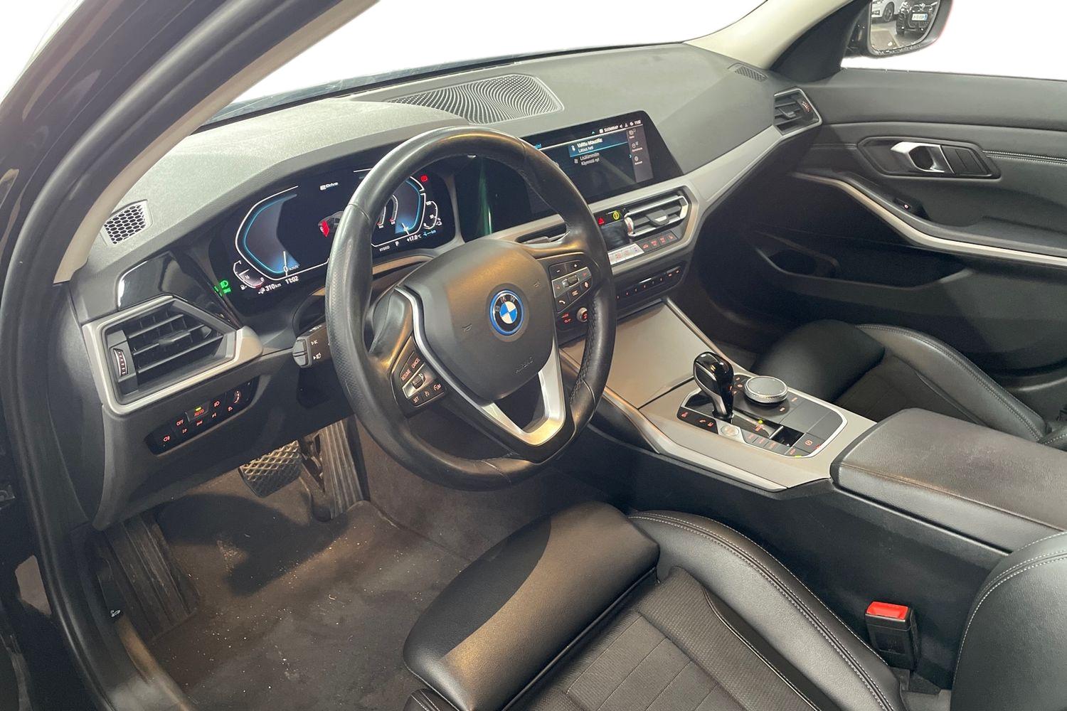 BMW 320 G20 Sedan 320e A Charged Edition 2022, kuva 3/6