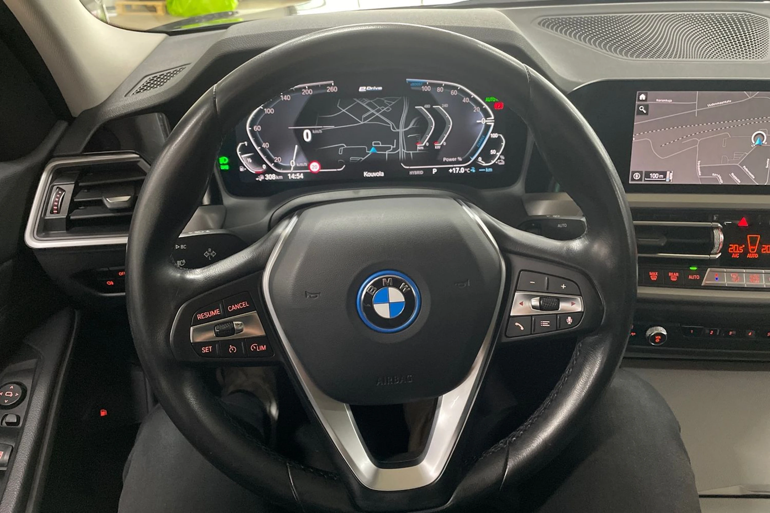 Musta BMW 320 2022 kuva 12.