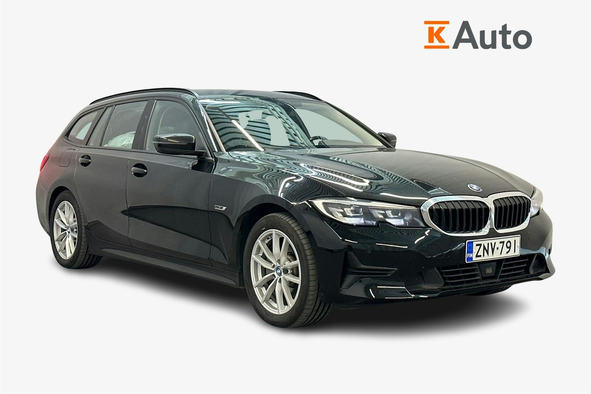 Musta BMW 320 2022 kuva 1.