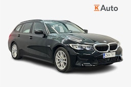 Musta BMW 320 2022 kuva 1.