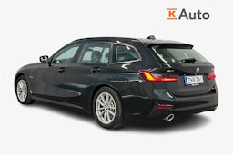 Musta BMW 320 2022 kuva 2.