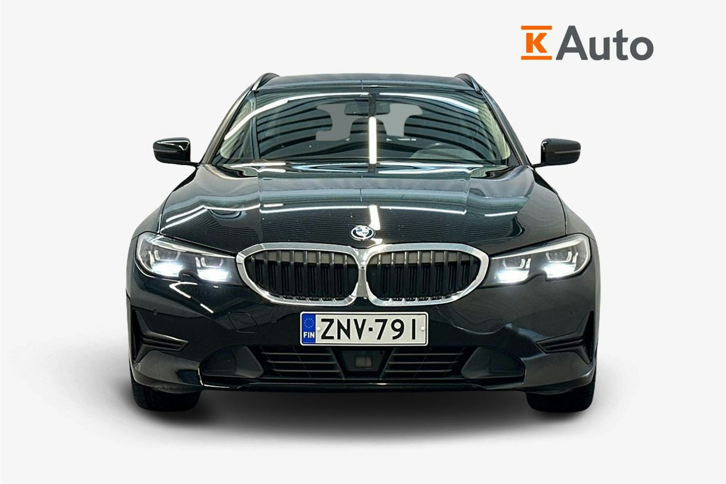 musta BMW 320 2022 kuva 4.
