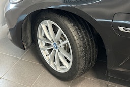 musta BMW 320 2022 kuva 10.