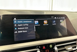 musta BMW 320 2022 kuva 23.