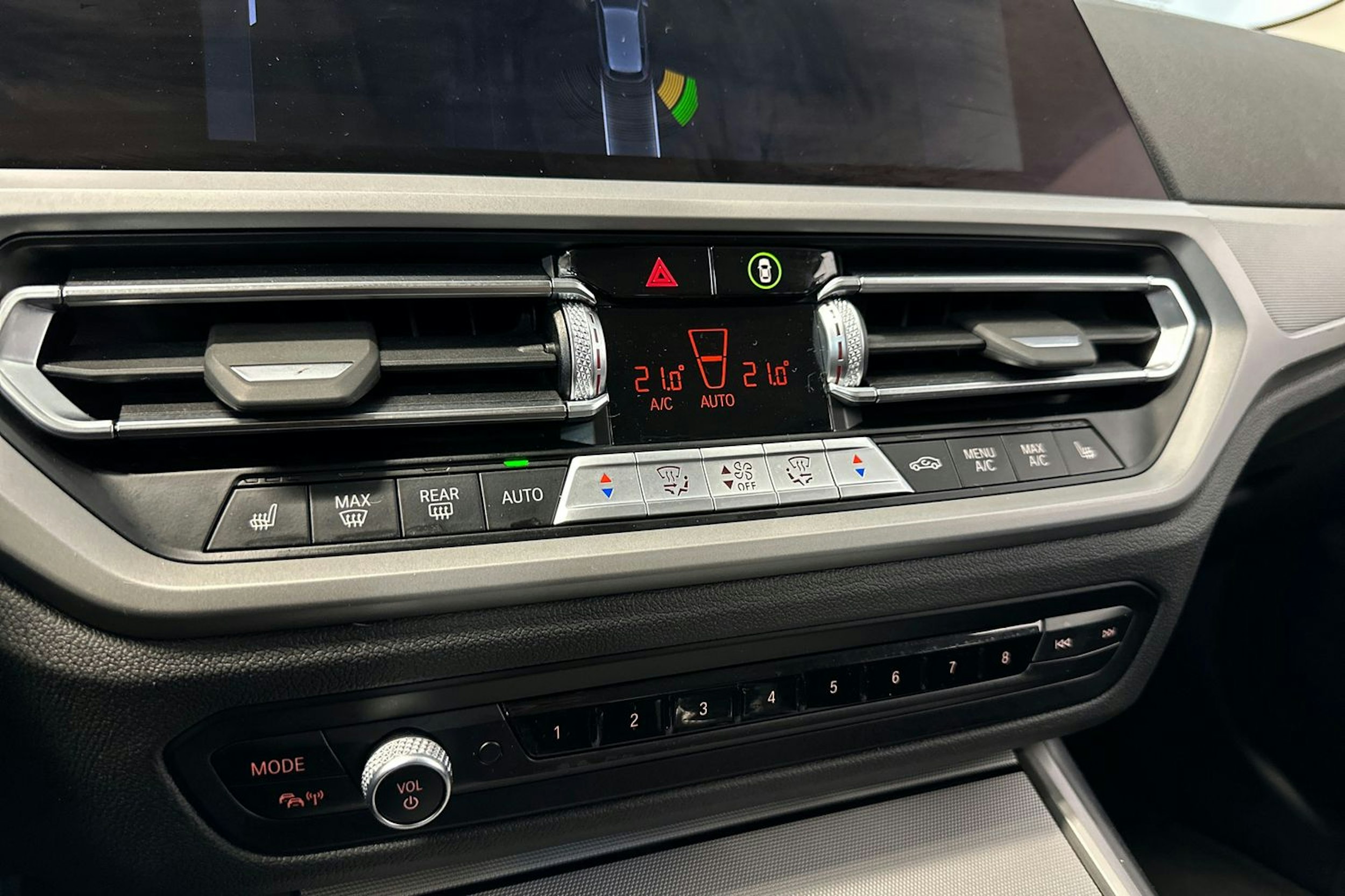 musta BMW 320 2022 kuva 25.