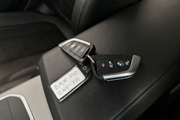 musta BMW 320 2022 kuva 26.