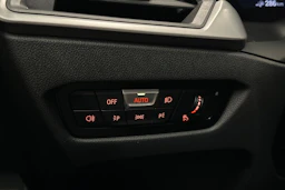 valkoinen BMW 320 2022 kuva 17.