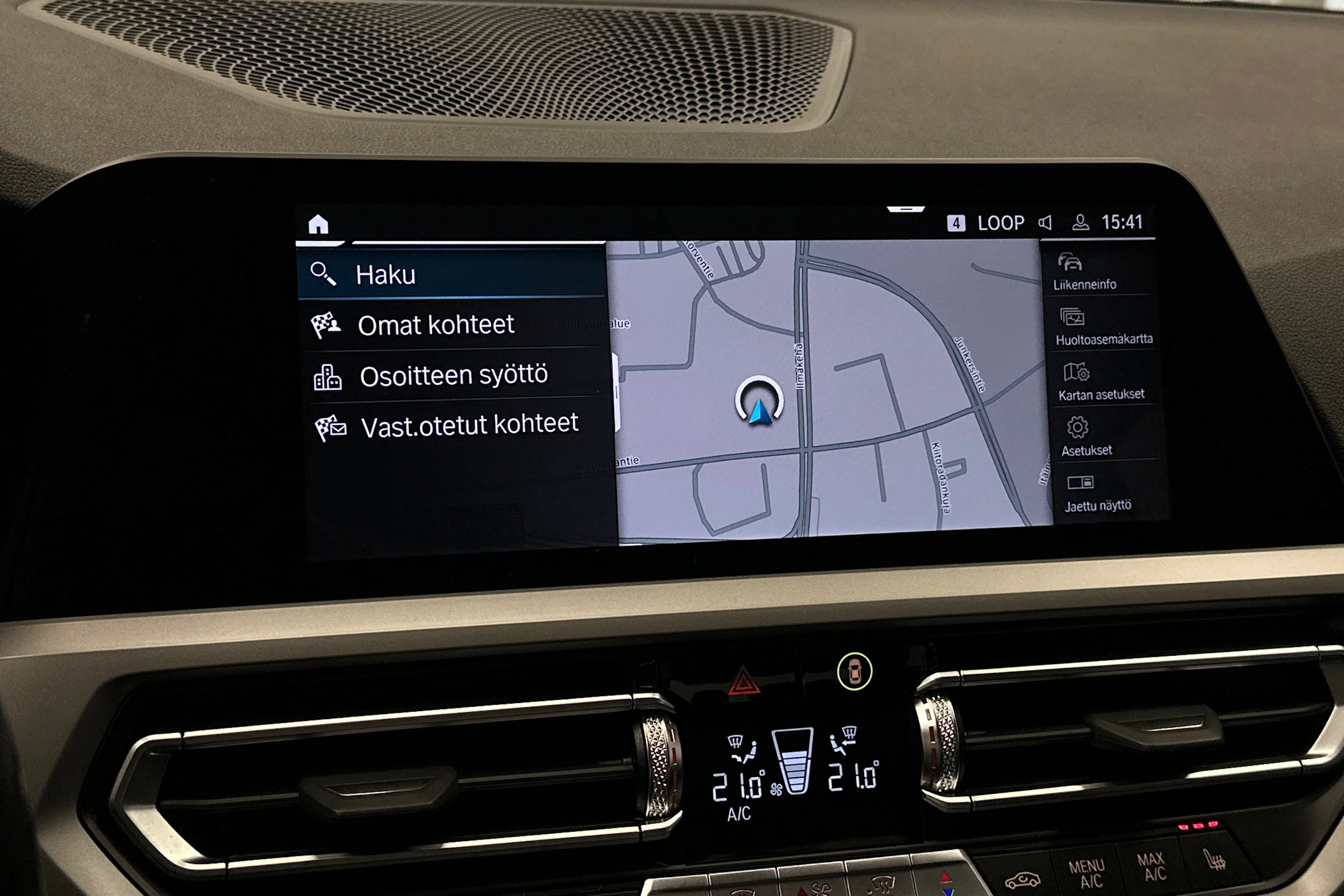 valkoinen BMW 320 2022 kuva 19.